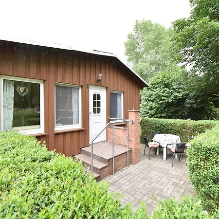 Quaint Near With Garden * Poel