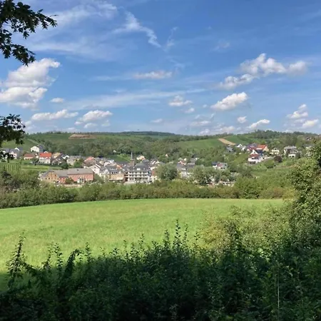 Quaint Near With Garden Hébergement de vacances *