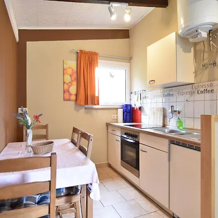 Quaint Near With Garden *