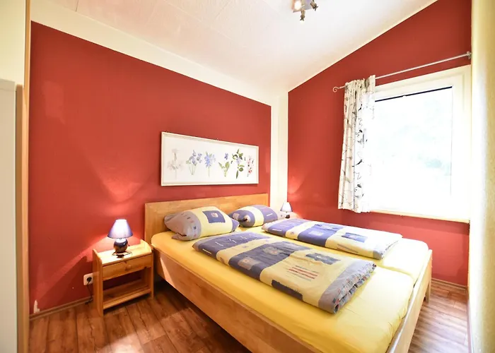 Quaint Near With Garden * Poel