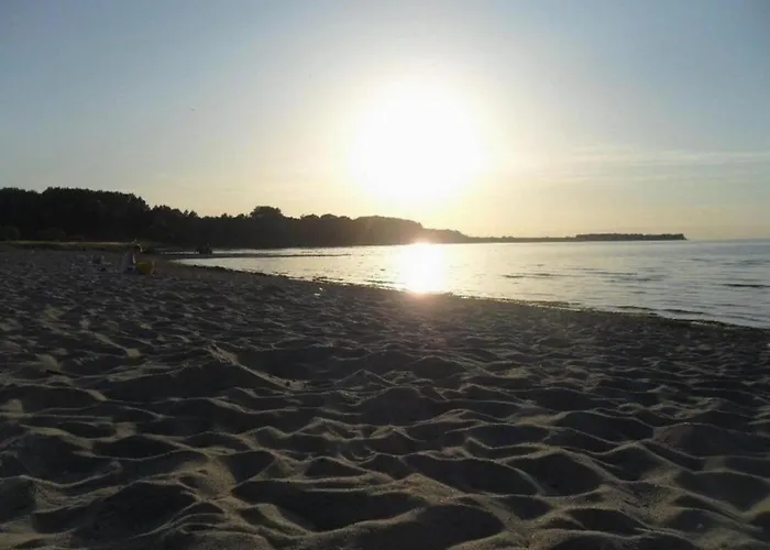 Feriehus Quaint Near With Garden