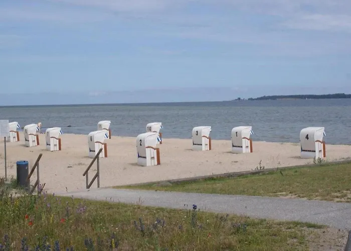 Quaint Near With Garden Poel